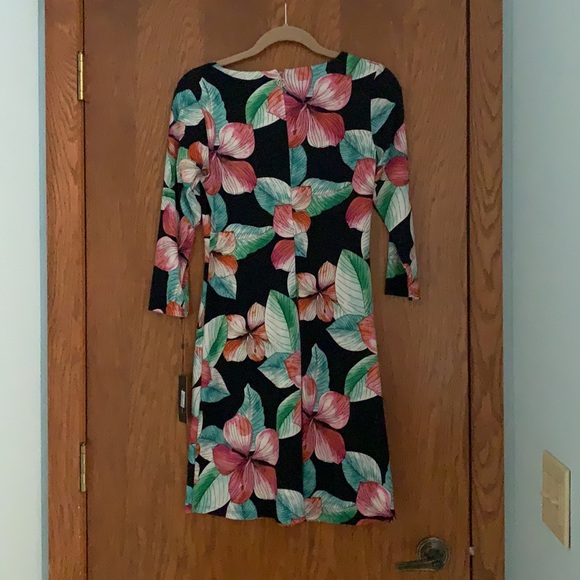 🎉HP 2X🎉Tommy Hilfiger Size 2 Colorful Floral Navy Dress - Picture 3 of 5